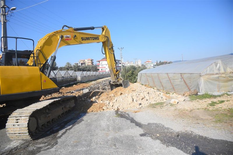 Payallar mahallesi’nde çamur yol caddesi sil baştan yenileniyor