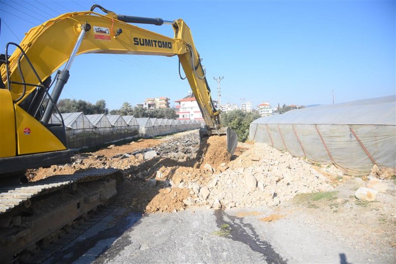 Payallar mahallesi’nde çamur yol caddesi sil baştan yenileniyor