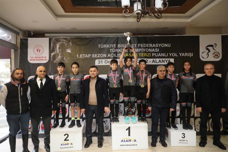 Türkiye şampiyonası 1. etap hasan terzi bisiklet puanlı yol yarışı sona erdi