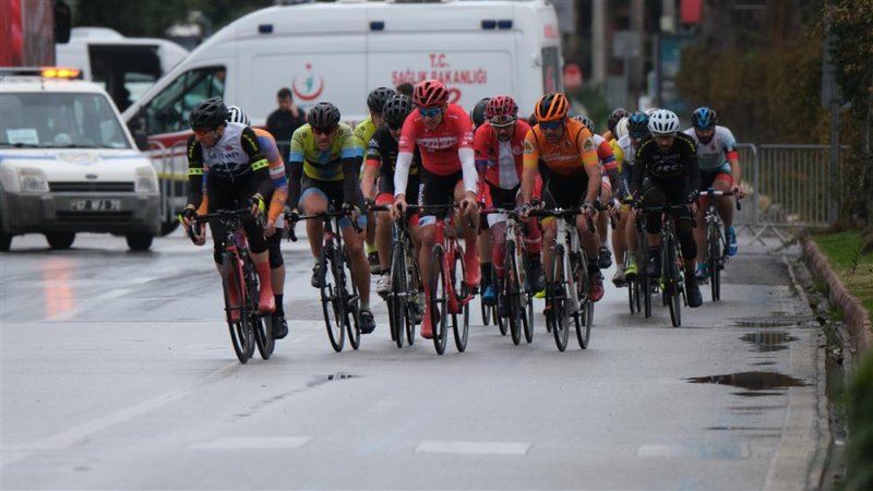 Türkiye şampiyonası 1. etap hasan terzi bisiklet puanlı yol yarışı  sona erdi