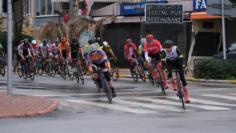 Türkiye şampiyonası 1. etap hasan terzi bisiklet puanlı yol yarışı  sona erdi