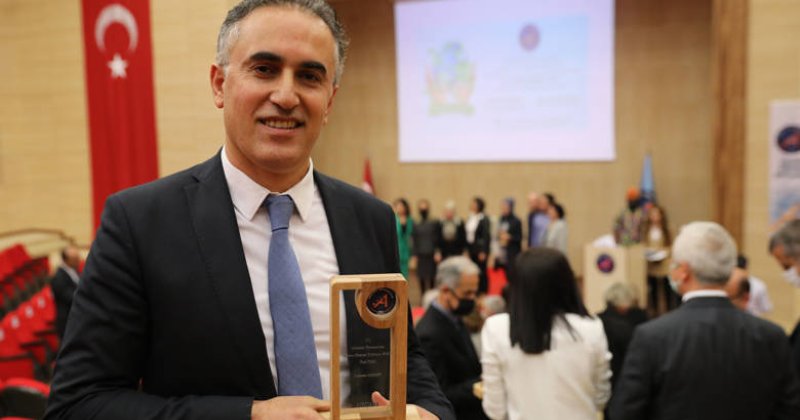 Akdeniz Üniversitesi'nden  Başkan Danışmanı'na Özel Ödül