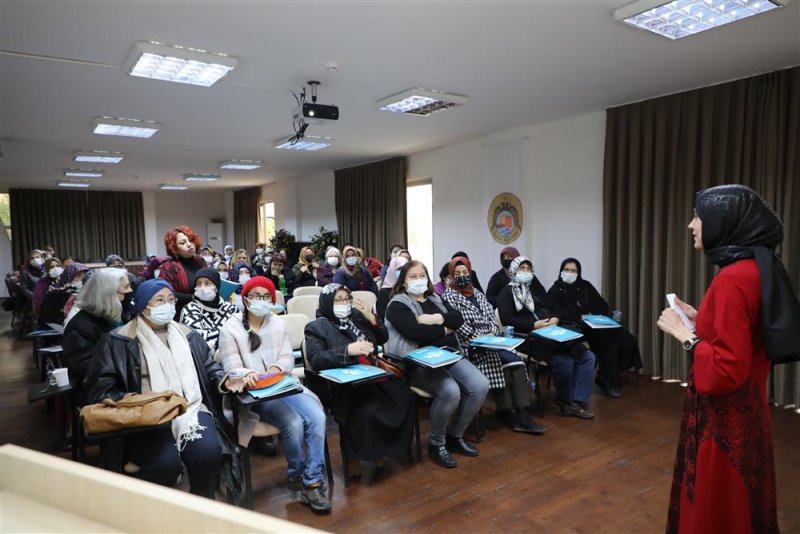 Alanya belediyesi alanyalı kadınları seminerde buluşturdu