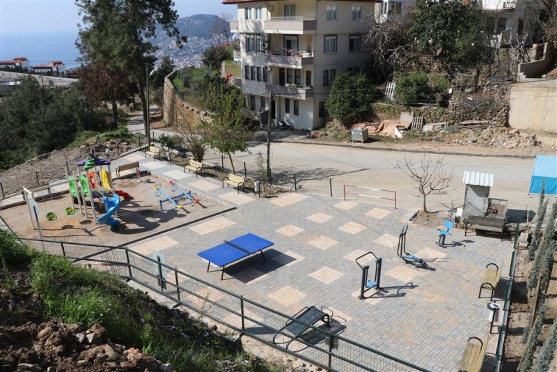Alanya belediyesi’nden bektaş mahallesi’ne yeni çocuk parkı