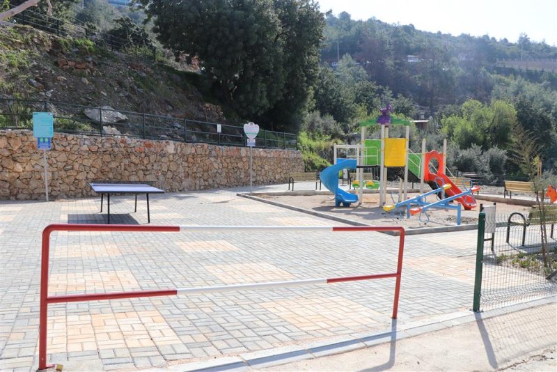 Alanya belediyesi’nden bektaş mahallesi’ne yeni çocuk parkı