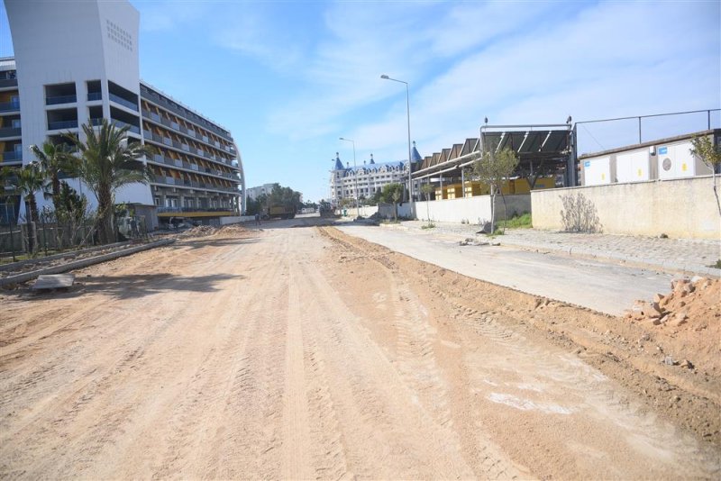 Alanya belediyesi türkler mahallesi’nde 12 bin metrekare parke yol yapıyor