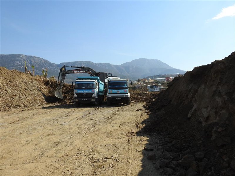 Mahmutlar’da imar yolu çalışmaları hızlandı