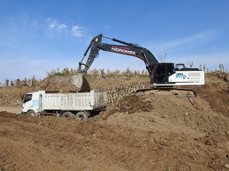 Mahmutlar’da imar yolu çalışmaları hızlandı