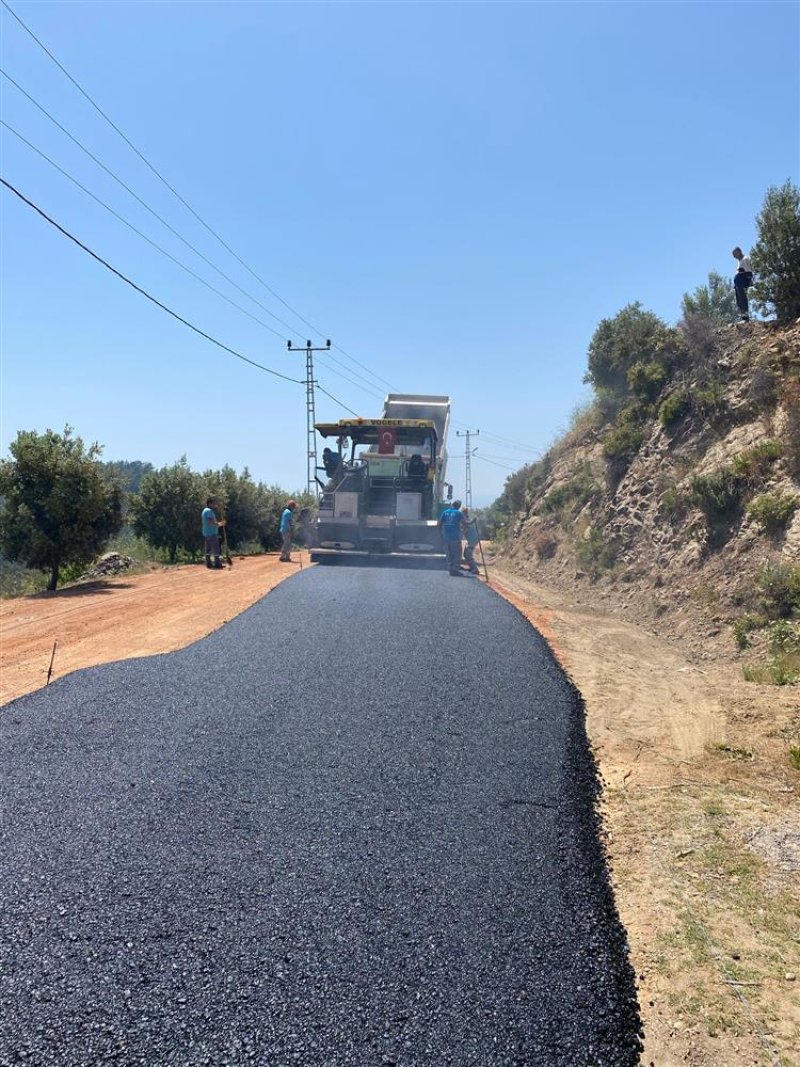 Alanya belediyesi konaklı’da yol genişletme ve asfalt çalışmalarına devam ediyor