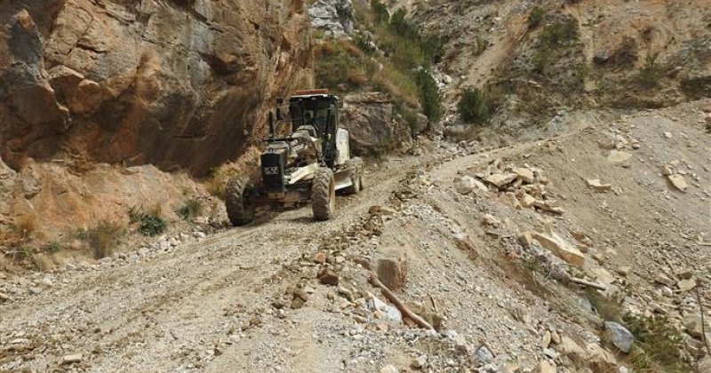 Alanya belediyesi’nden yayla yollarına bakım onarım çalışması