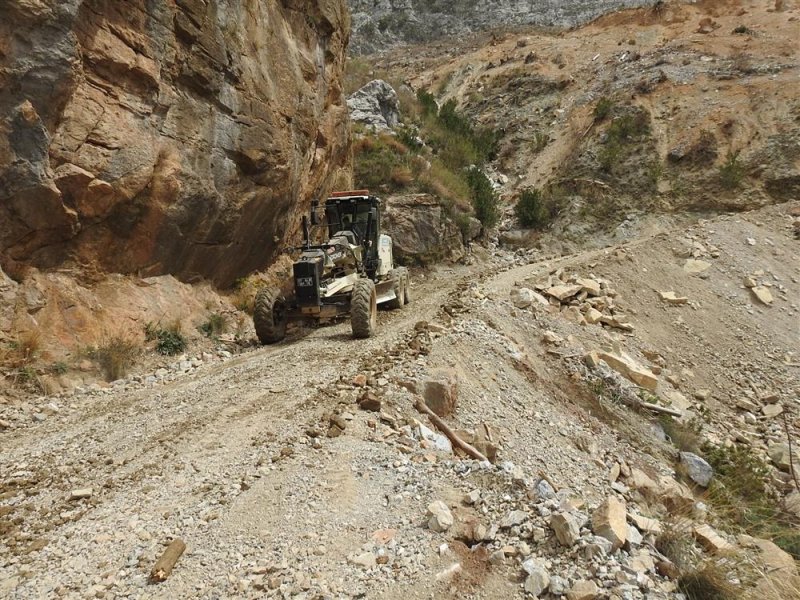 Alanya belediyesi’nden yayla yollarına bakım onarım çalışması