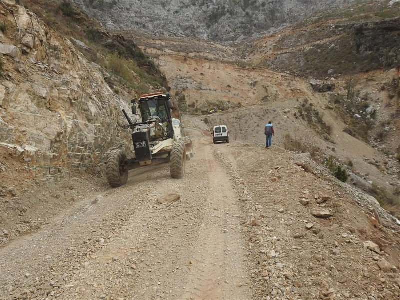 Alanya belediyesi’nden yayla yollarına bakım onarım çalışması