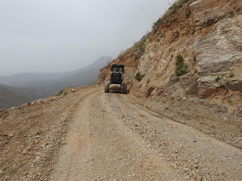 Alanya belediyesi’nden yayla yollarına bakım onarım çalışması