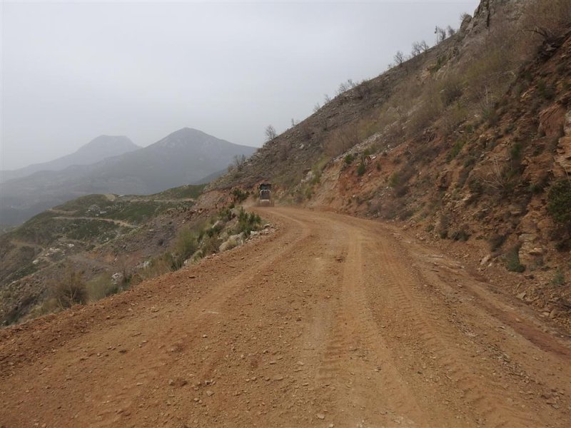 Alanya belediyesi’nden yayla yollarına bakım onarım çalışması