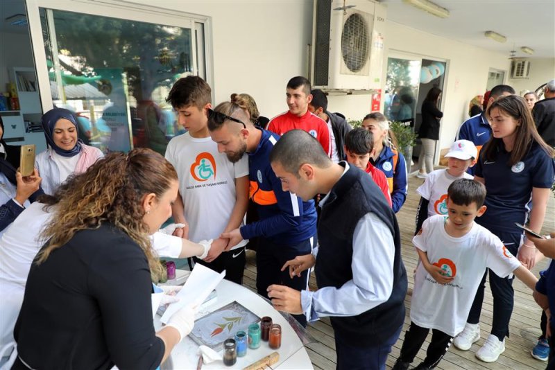 Alanya belediyesi otizmli çocuklarla farkındalık etkinliği düzenledi