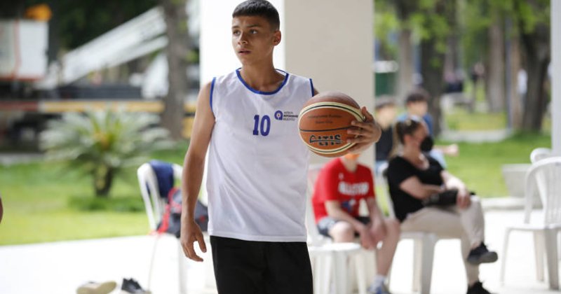 Basketbol Turnuvasında 23 Nisan Coşkusu