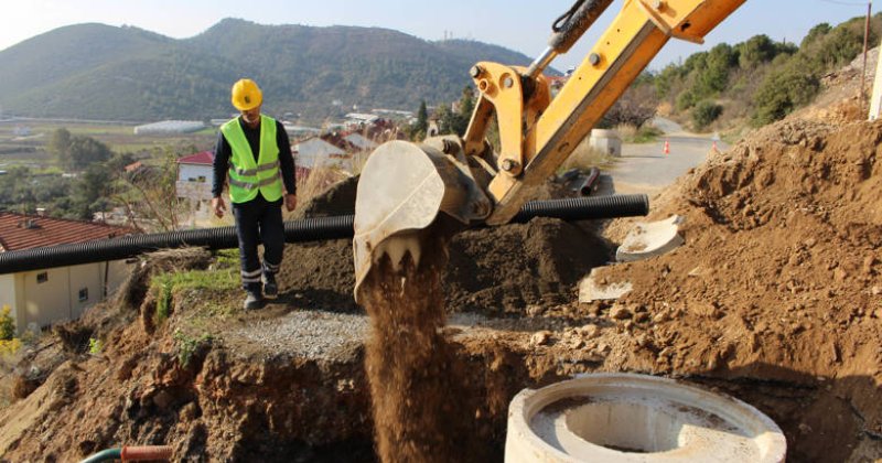 Gazipaşa’da Altyapı Yatırımları Sürüyor     İki Mahalleye Kanalizasyon Ve Içme Suyu Hattı Yapılıyor