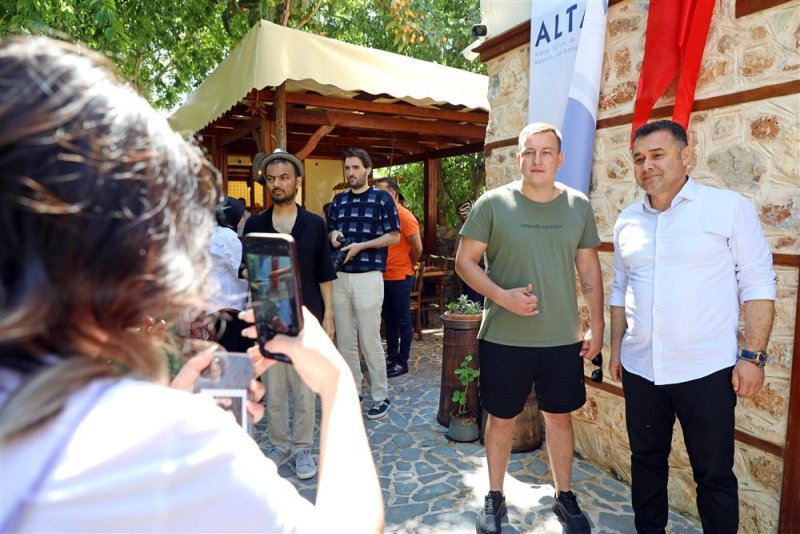 10 ülkeden gelen fenomenler alanya’yı tanıtıyor