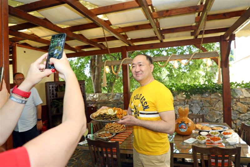 10 ülkeden gelen fenomenler alanya’yı tanıtıyor