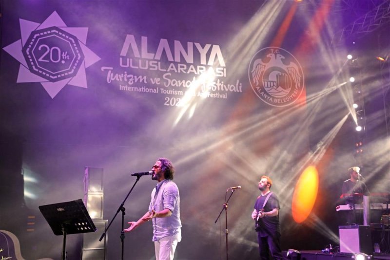 20. alanya uluslararası turizm ve sanat festivali’ne fettah can damgası