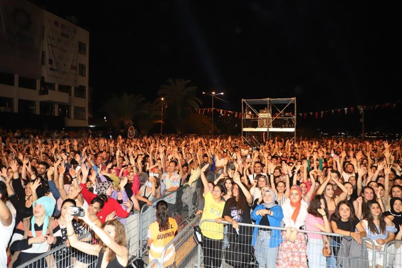 20. alanya uluslararası turizm ve sanat festivali’ne fettah can damgası