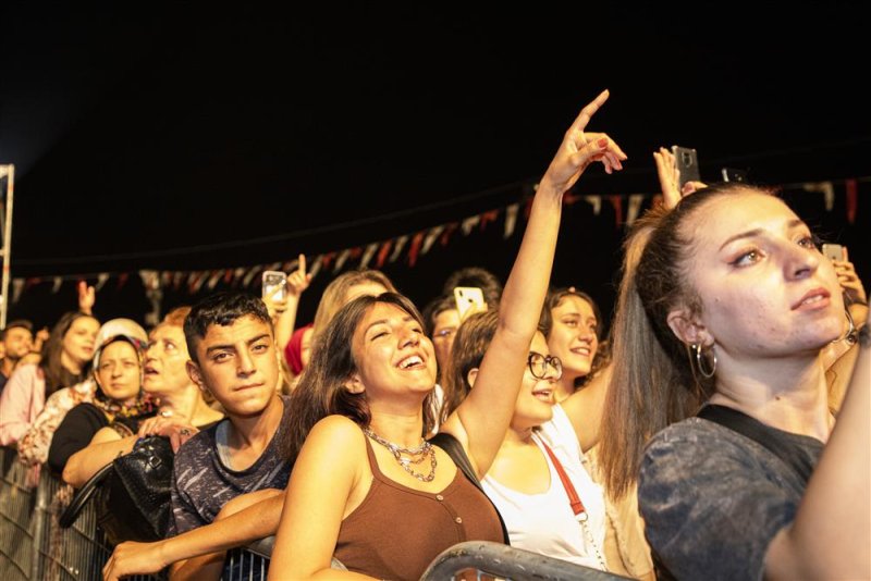 20. alanya uluslararası turizm ve sanat festivali’ne fettah can damgası