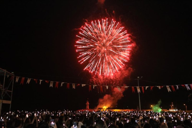 20. alanya uluslararası turizm ve sanat festivali’nin ilk gününde seda sayan’dan muhteşem konser