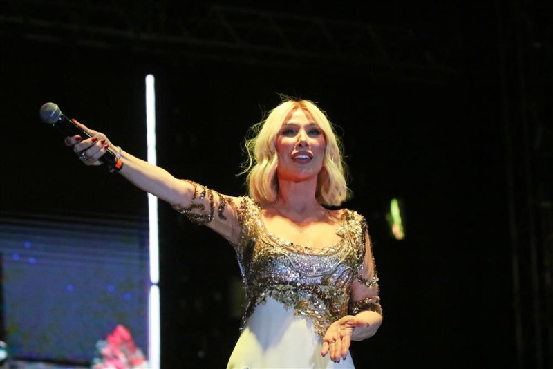 20. alanya uluslararası turizm ve sanat festivali’nin ilk gününde seda sayan’dan muhteşem konser