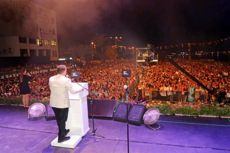 20. alanya uluslararası turizm ve sanat festivali’nin ilk gününde seda sayan’dan muhteşem konser