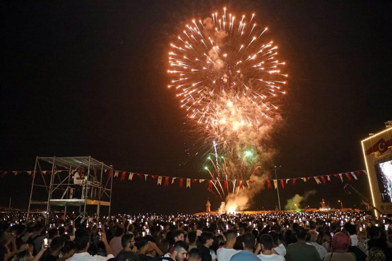 20. alanya uluslararası turizm ve sanat festivali’nin ilk gününde seda sayan’dan muhteşem konser