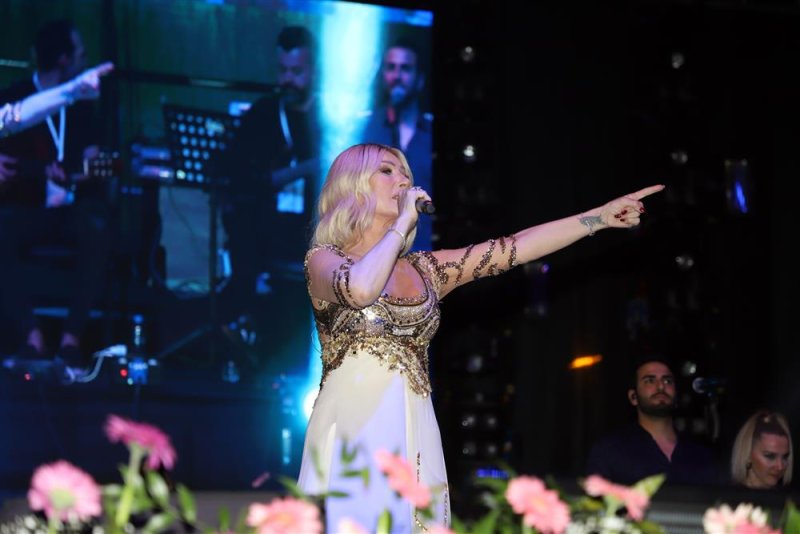 20. alanya uluslararası turizm ve sanat festivali’nin ilk gününde seda sayan’dan muhteşem konser