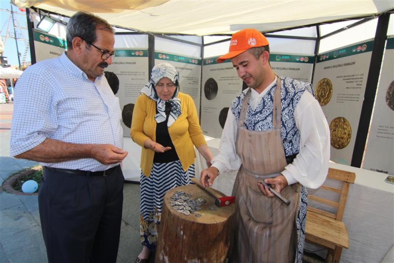 20. alanya uluslararası turizm ve sanat festivalinde stantlara yoğun ilgi