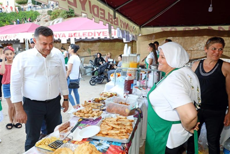 20. alanya uluslararası turizm ve sanat festivalinde stantlara yoğun ilgi