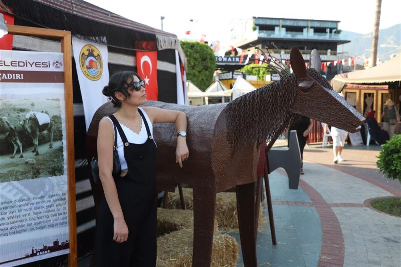 20. alanya uluslararası turizm ve sanat festivalinde stantlara yoğun ilgi