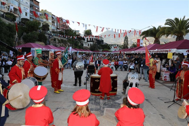 Alanya belediyesi’nden engelleri kaldıran festival