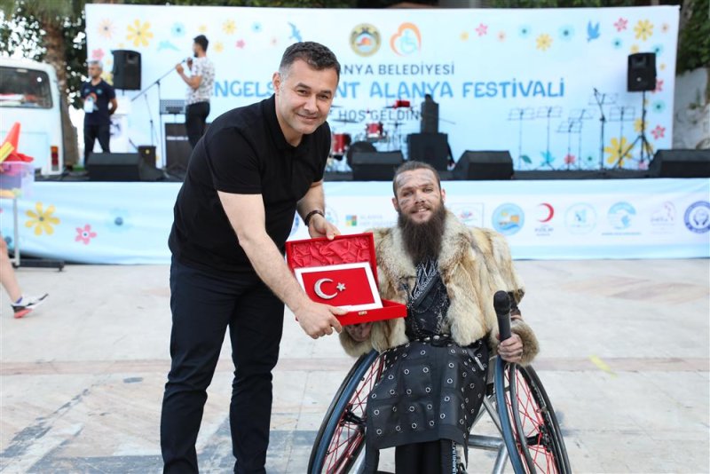 Alanya belediyesi’nden engelleri kaldıran festival