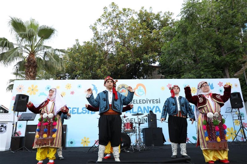 Alanya belediyesi’nden engelleri kaldıran festival