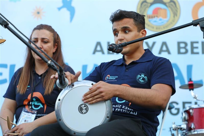 Alanya belediyesi’nden engelleri kaldıran festival