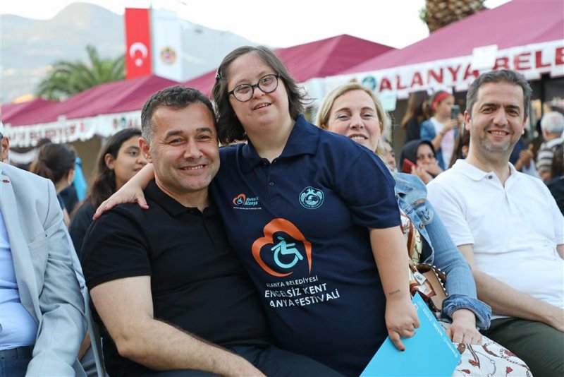 Alanya belediyesi’nden engelleri kaldıran festival