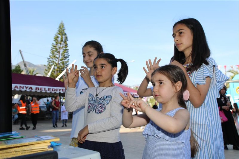 Alanya belediyesi’nden engelleri kaldıran festival