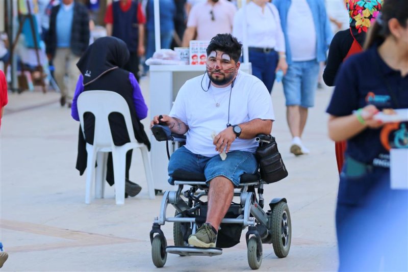 Alanya belediyesi’nden engelleri kaldıran festival