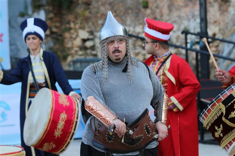 Alanya belediyesi’nden engelleri kaldıran festival