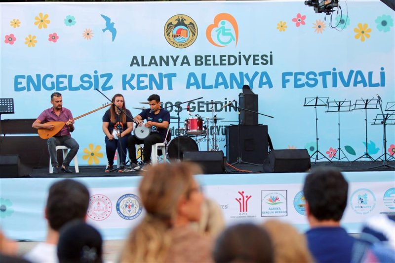 Alanya belediyesi’nden engelleri kaldıran festival