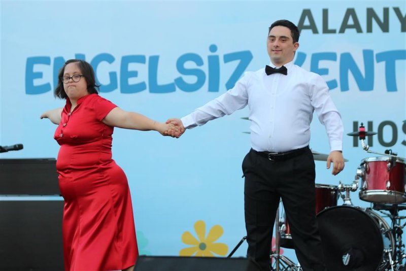 Alanya belediyesi’nden engelleri kaldıran festival