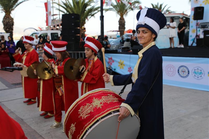 Alanya belediyesi’nden engelleri kaldıran festival