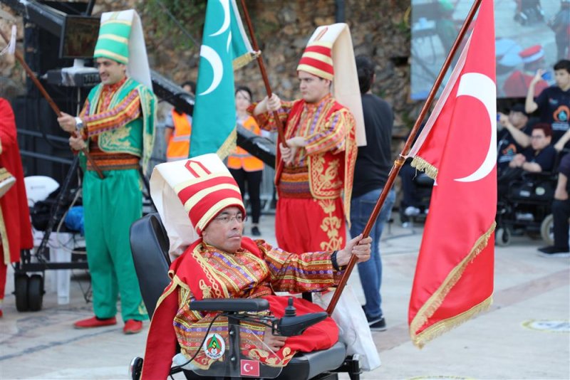 Alanya belediyesi’nden engelleri kaldıran festival