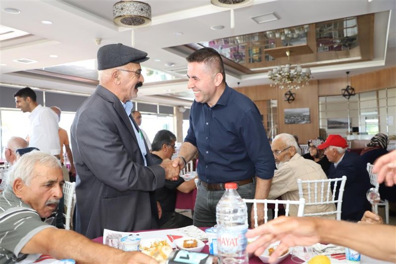 Aliefendi mahallesi’nin ileri yaş sakinleri alanya’nın tarihi ve kültürel yerlerini alanya belediyesi ile gezdi