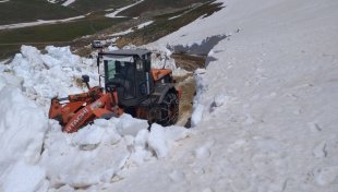 Antalya’da Kardan Kapanan Yollar Açılıyor