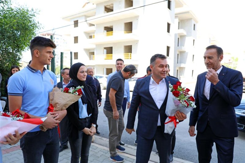 Başkan yücel eğitime kazandırdığı payallar çok programlı anadolu lisesi’nde öğrencilerle buluştu