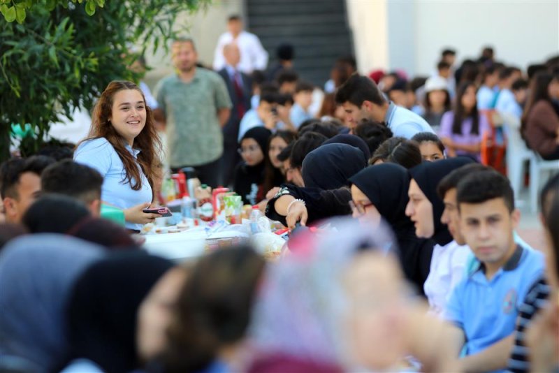 Başkan yücel eğitime kazandırdığı payallar çok programlı anadolu lisesi’nde öğrencilerle buluştu